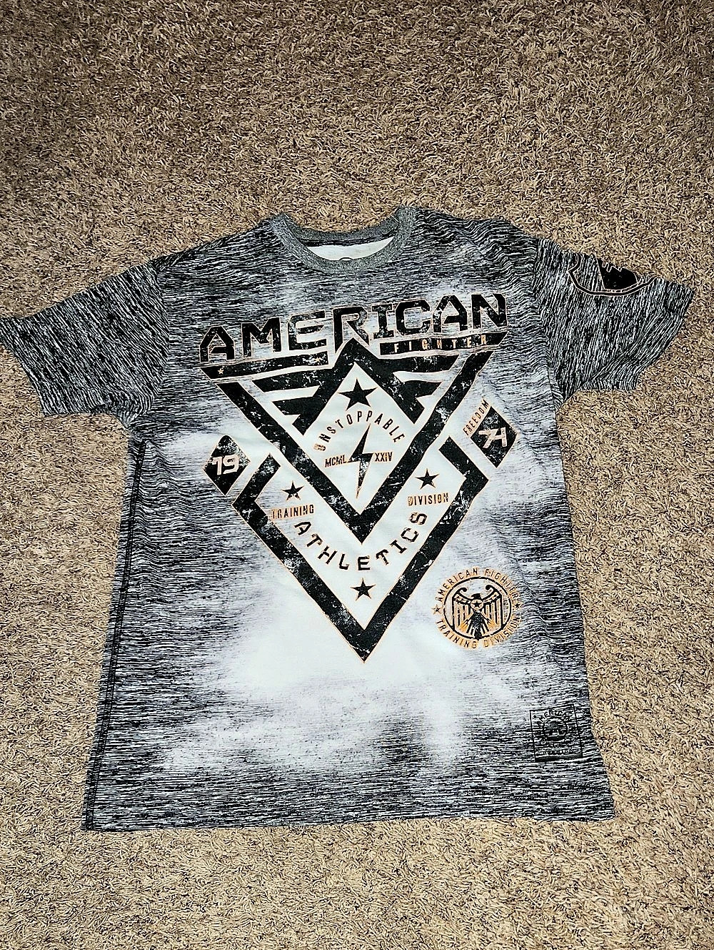 American Fighter Graphic Short Sleeve Tee in Gray & Black Mens Size Large
